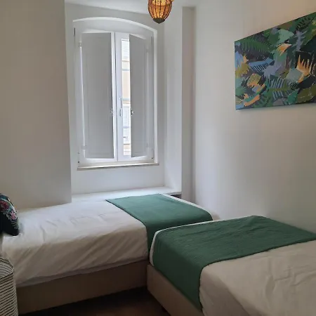 Appartement Exotic Fusion: Coffee & Radio